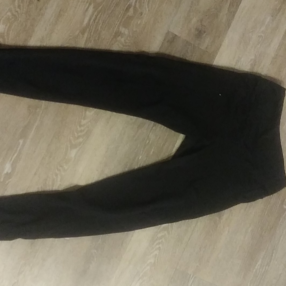 Black workout leggings